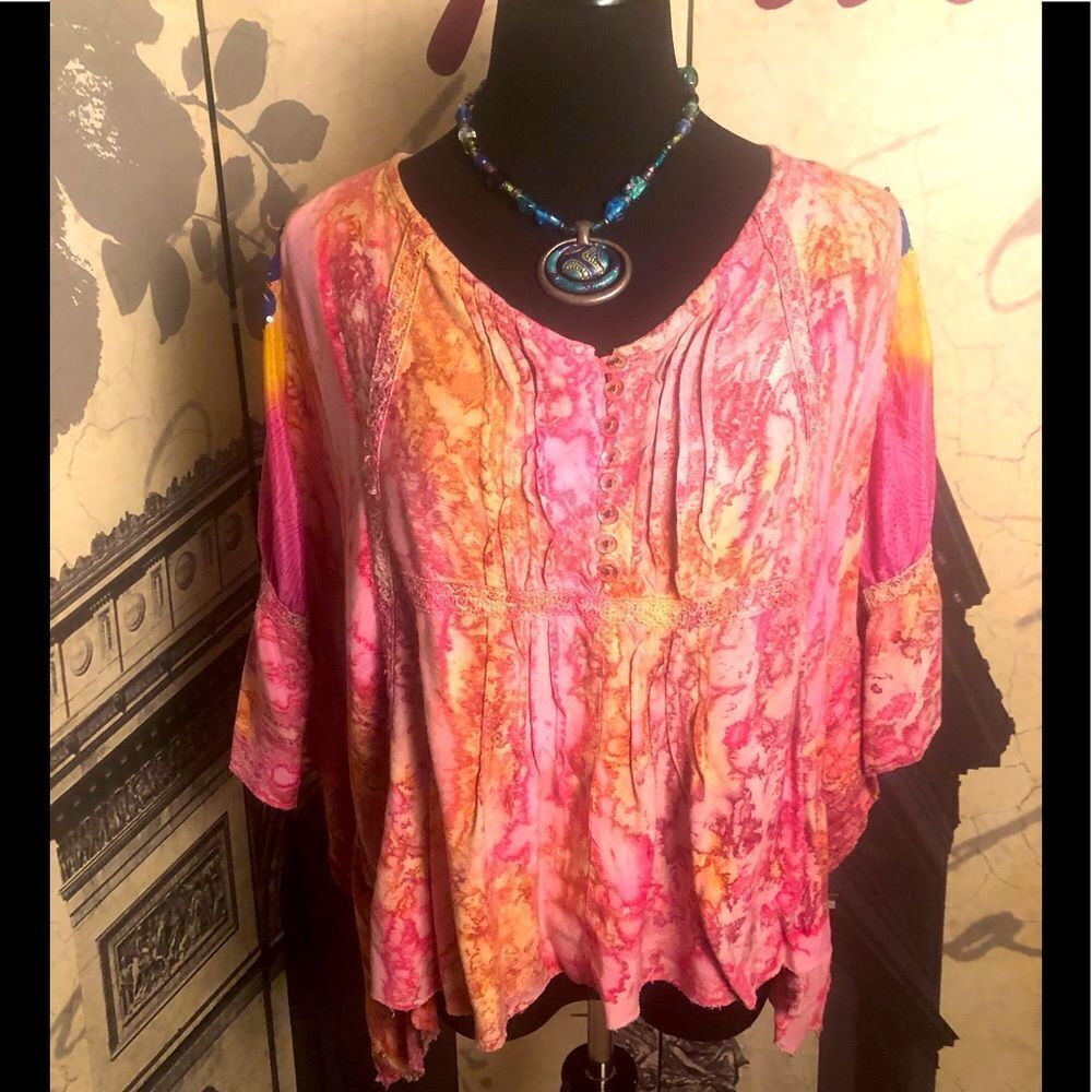 Beautiful vintage blouse by Shop Therapy